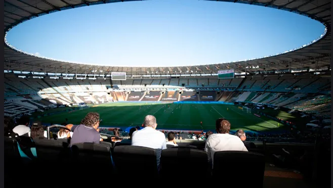 CBF restringe uso de imagens em jogos para rádios e canais no Youtube em ‘lives’.