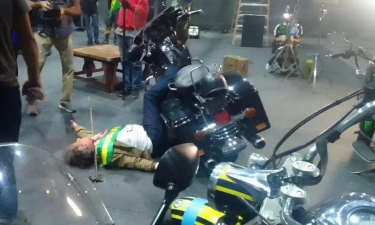 Ministro da Justiça determina investigação sobre vídeo que encena morte de Bolsonaro