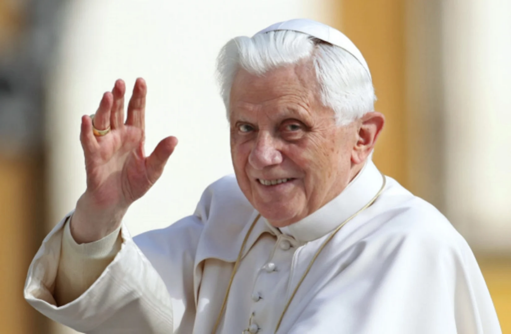 Papa Bento XVI morre aos 95 anos