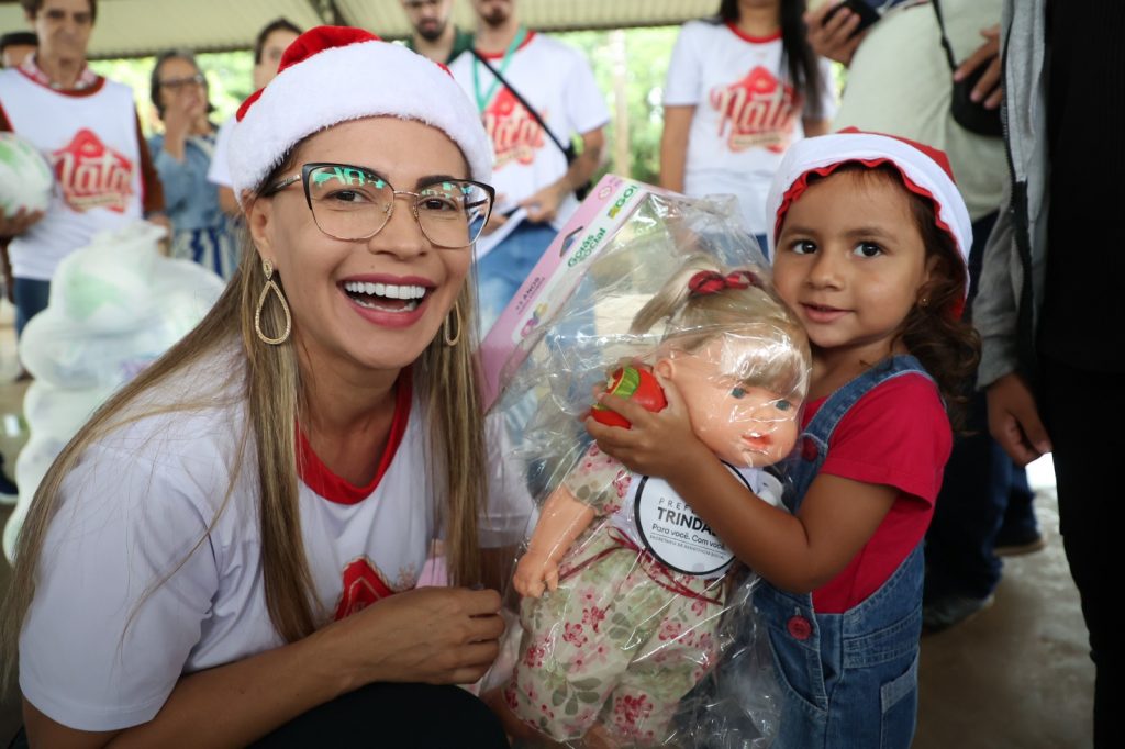 Com Natal Solidário 2023, prefeitura de Trindade entrega mais de 20 mil brinquedos em Trindade