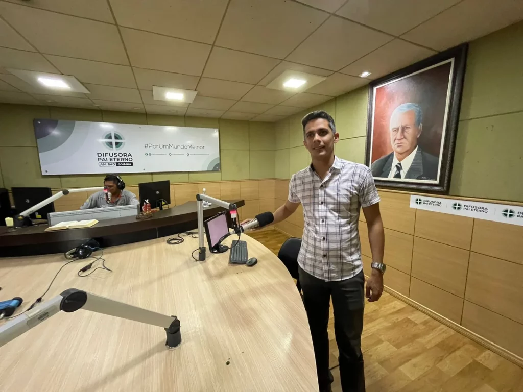 Rádio Difusora/TV Pai Eterno, cancela 1° debate após não ida de candidatos