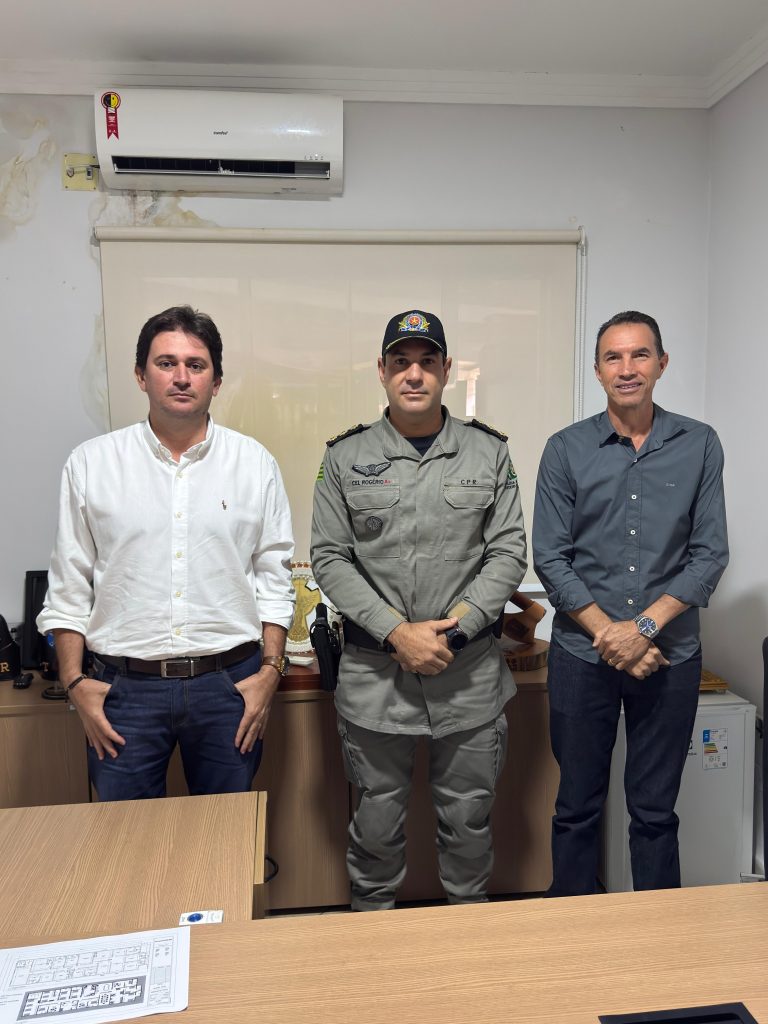 Presidente da C.M.Trindade Maurinho de Paula e Vereador Pr. Zeca articulam ações de segurança com comandante do CPR sobre as rodovias que passam por Trindade