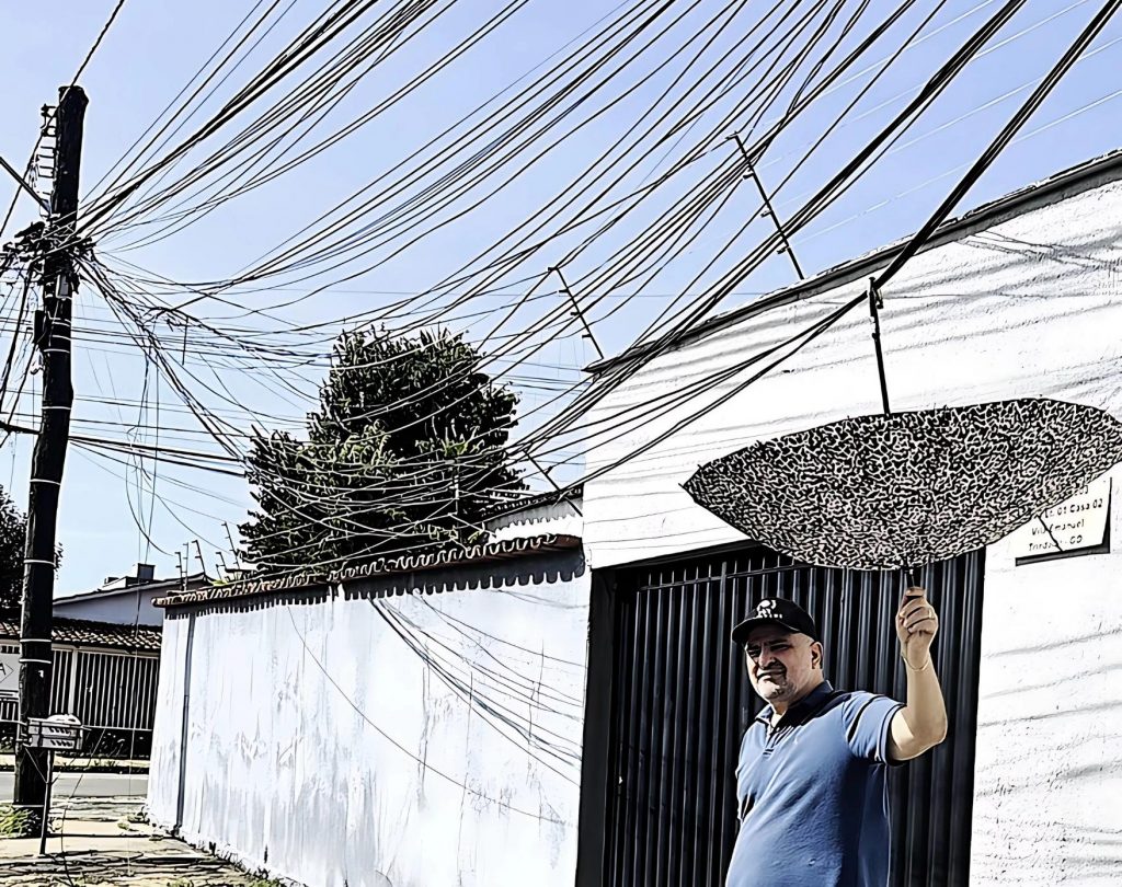 Vereador Weslley Cabeção denuncia abandono de fios nos postes em Trindade-GO