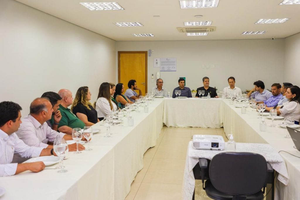 Prefeito Marden Jr., participa de reunião do CODEMETRO sobre o Plano de Desenvolvimento Urbano Integrado da Região Metropolitana de Goiânia