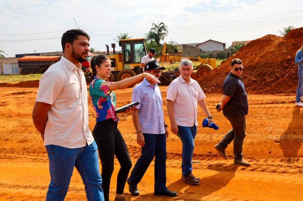 Marden Júnior acompanha obras e reafirma compromisso com o desenvolvimento de Trindade