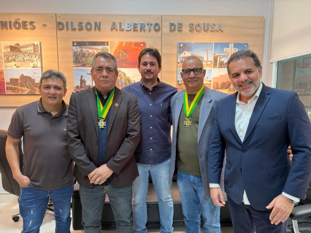 Jornalista Ricardo Lima e Major José Reis recebem a Medalha Vereadora Iraci Borges em Trindade