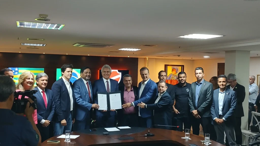 Ronaldo Caiado bate o martelo e CT Vila do Tigre é definitivamente do Vila Nova