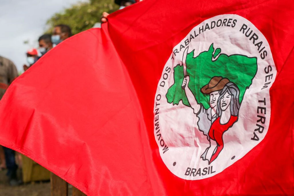 MST avalia envio de militantes à Venezuela, diz site