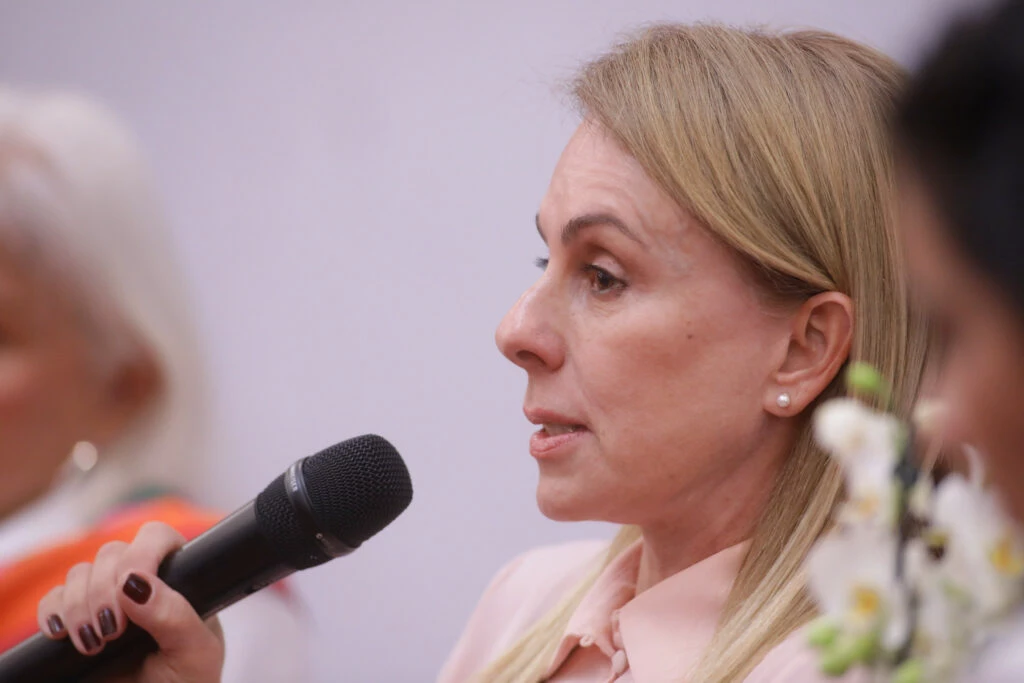 Master pagou 10x mais a Viviane Barci do que a outros escritórios