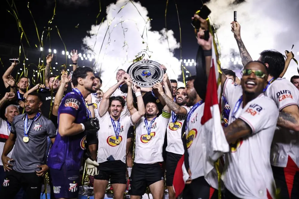 Anápolis escreve noite histórica e coloca o futebol goiano em destaque ao conquistar a Copa Centro-Oeste