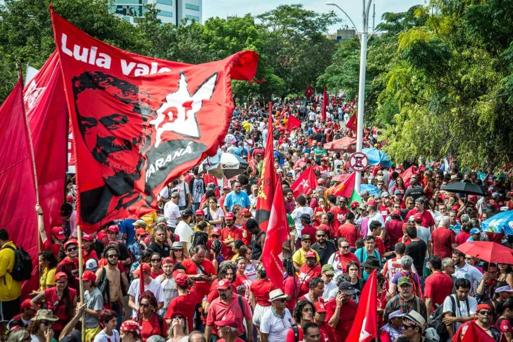Após áudio de Flávio, PT gastou R$ 514 mil para impulsionar posts